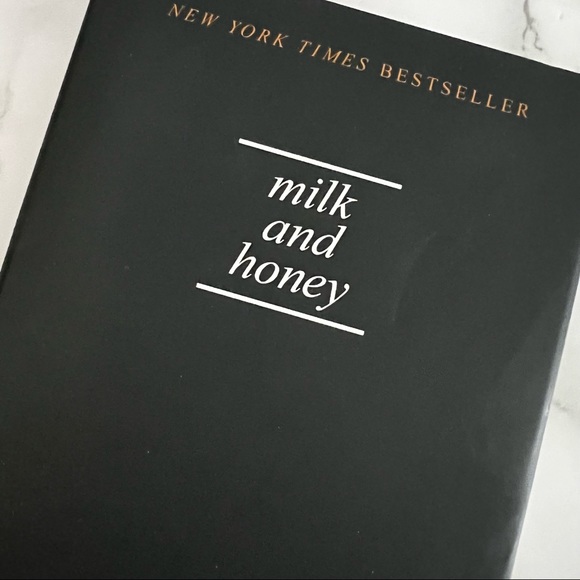 *NEW* milk and honey by Rupi Kaur - Picture 3 of 13